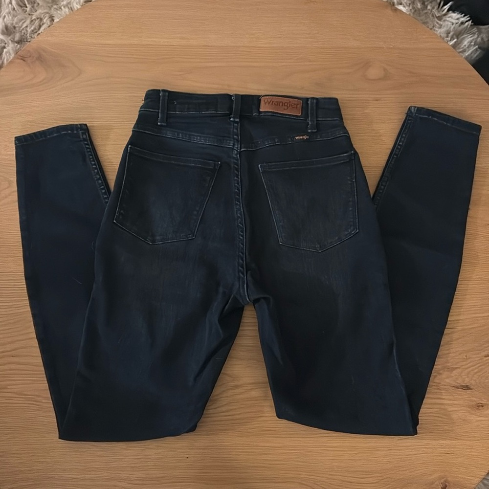 NWOT Dark Blue High Rise Wrangler Jeans
